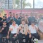 Ketua Harian KONI, Drs Murdani dan Ketua FORKI terpilih bersama pengurus FORKI foto bersama usai Muscab di Titik Kumpul Cafe, Selasa (24/10)