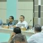 Pj Walikota Sabang, Reza Fahlevi memimpin rapat