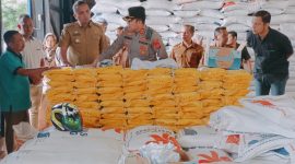 Pj Walikota Sabang, Reza Fahlevi meninjau gudang beras untuk memastikan ketersediaan bahan makanan pokok itu