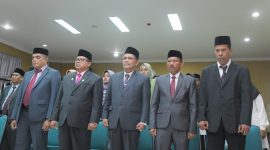 Sejumlah pejabat eselon II yang dilantik Pj Bupati Bireuen, di Oproom Kantor Pusat Pemerintahan Kabupaten Bireuen, Selasa (10/1)