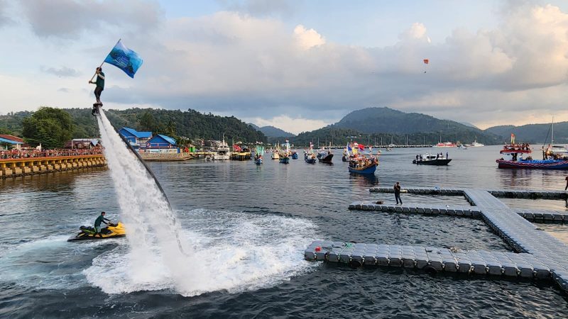 Atraksi Flying Board yang ikut memeriahkan SMF 2024