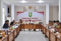 Pansus bidang Keuangan, Pembangunan dan Kesejahteraan Rakyat rapat bersama OPD terkait.
