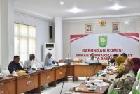 Rapat Tim Pansus II DPRK Sabang di Ruang Gabungan Komisi