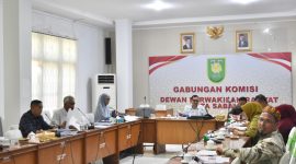 Rapat Tim Pansus II DPRK Sabang di Ruang Gabungan Komisi