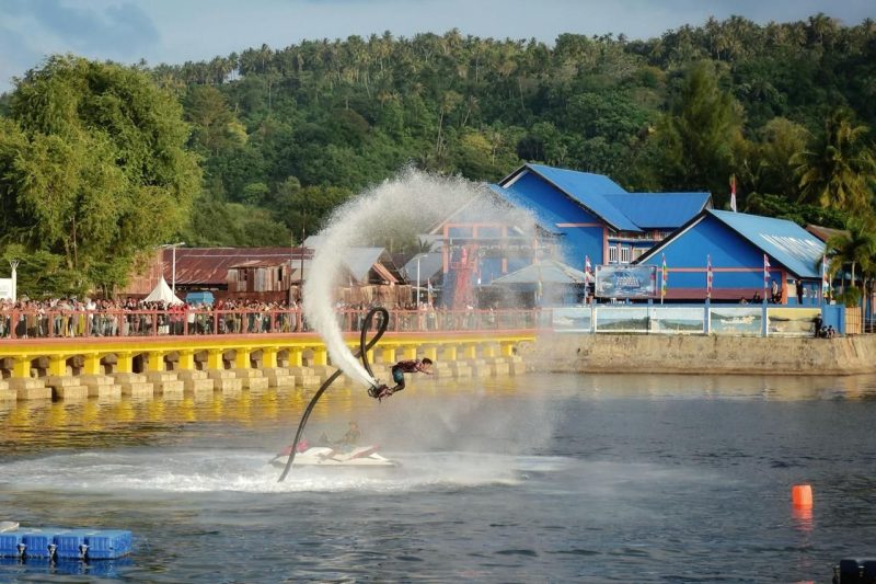 Atraksi Flyboard di teluk Sabang persiapan untuk menyambut Sabang Marine Festival 2024 (01/03).