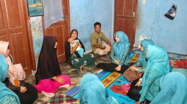 Kunjungan Tim TP PKK Kota Sabang ke rumah warga (4/4)