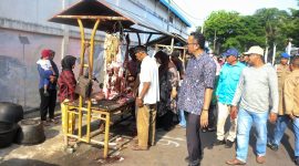 Pj Walikota Sabang, Reza Fahlevi meninjau aktifitas pedagang daging meugang.
