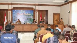 Asisten Administrasi Umum Sekda Kota Sabang Kamaruddin menghadiri duek pakat pemilihan panglima laot Kota Sabang periode 2024-2030 di Aula Pulau Rubiah Kantor Walikota Sabang, selasa (28/5)