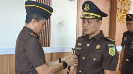 Muhammad Rhazi dilantik sebagai Kasi Pidsus oleh Kajari Pidie, Suhendra SH MH, Selasa (27/8)