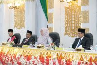 Ketua DPRK Sabang Sementara Magdalaina memimpin rapat paripuna perdana usai dilantik.