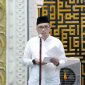 Pj Wali Kota Sabang Reza Fahlevi saat memberikan kata sambutan peringatan 1 Muharram 1446 di Mesjid Agung Babussalam Sabang