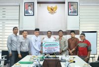 Penyerahan bantuan CSR dari PT. Bank Aceh Syariah (BAS) Cabang Sabang kepada BKM Masjid Agung Babussalam yang disaksikan langsung oleh Pj Wali Kota Sabang