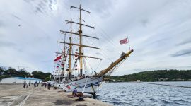 KRI Dewaruci saat berada di Sabang (23/06)