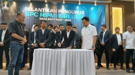 Penandatanganan berita acara pelantikan BPC HIPMI Bireuen, Rabu (15/1)