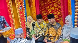 Abon Arongan mempeusijeuk Bupati/Wakil Bupati Bireuen beserta istri di Pendopo Bupati Bireuen, Senin (3/3) malam