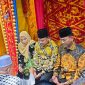 Abon Arongan mempeusijeuk Bupati/Wakil Bupati Bireuen beserta istri di Pendopo Bupati Bireuen, Senin (3/3) malam