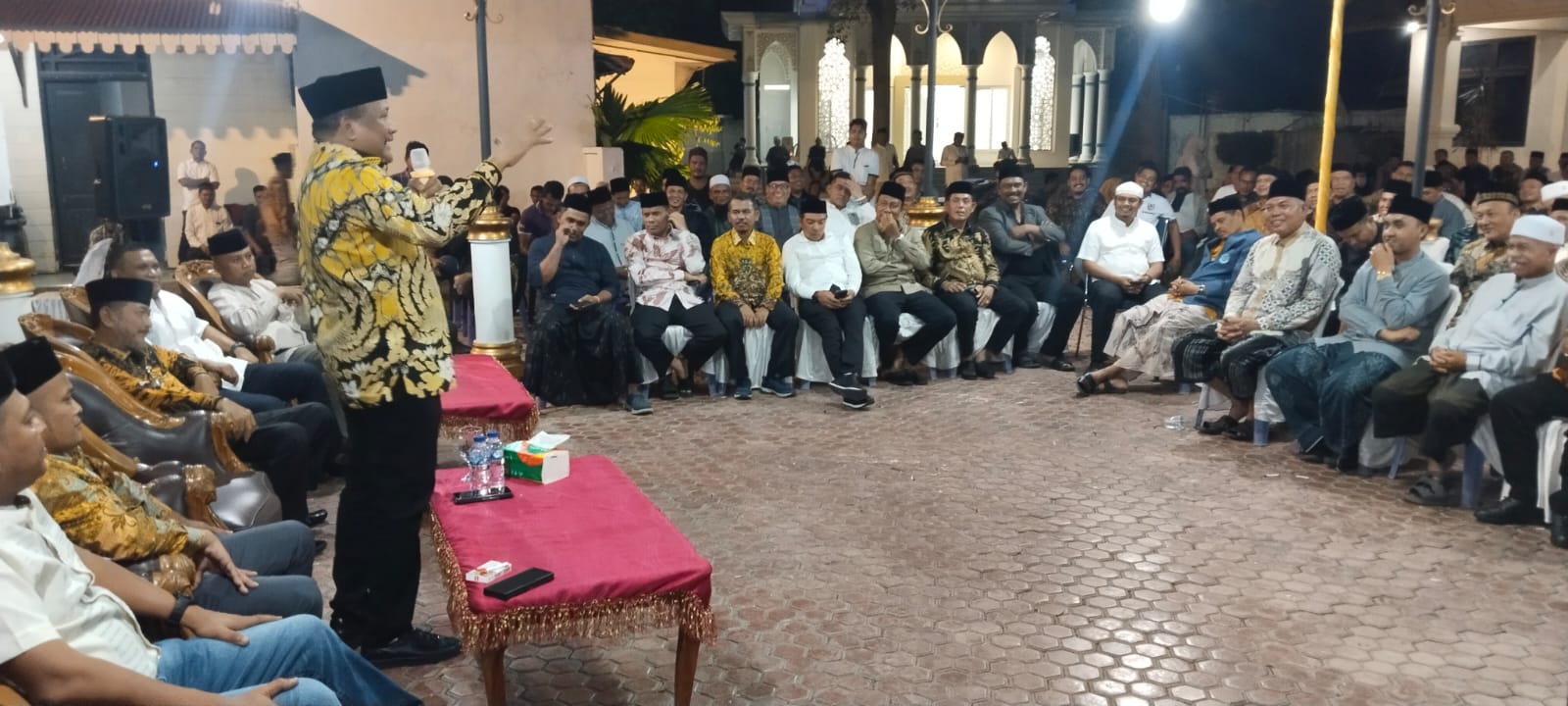 Bupati Bireuen, H Mukhlis ST  bertatap muka perdana dengan berbagai unsur masyarakat