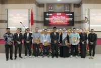 Ketua DPRK Sabang Magdalaina menerima secara resmi salinan Keputusan KIP Kota Sabang tentang penetapan pasangan calon terpilih di Aula Lantai Empat Kantor Wali Kota Sabang