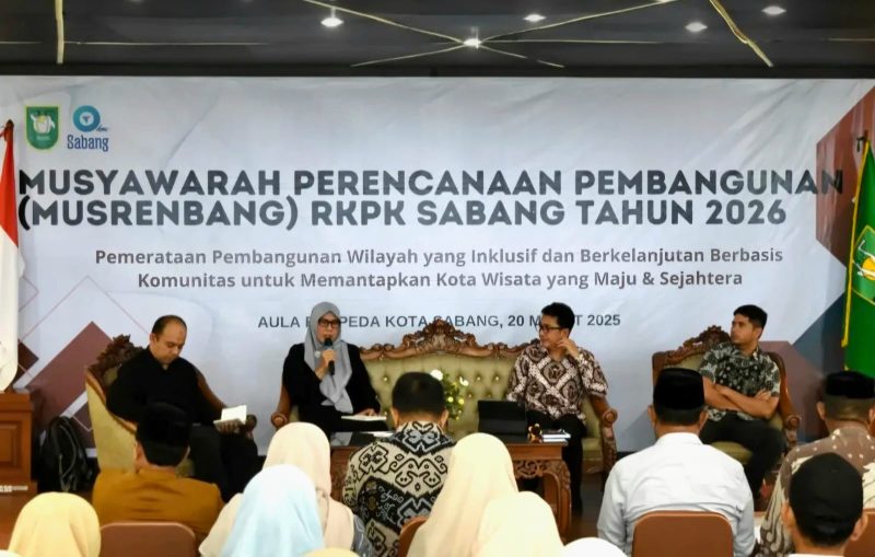 Ketua DPRK Sabang, Magdalaina menjadi narasumber di Musrenbang Kota Sabang