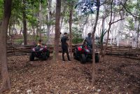Pengunjung saat merasakan sensasi bermain ATV di sekitar area panas bumi Jaboi Sabang