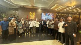 Pimpinan dan anggota DPRK Sabang saat menyampaikan aspirasi pegawai Non ASN kr Kemenpan RB di Jakarta