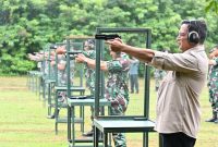 Pj Wali Kota Sabang Andri Nourman bersama Forkopimda mengikuti Latihan Menembak Eksekutif di Lapangan Tembak Antarikshe Lanud Maimun Saleh Sabang, selasa (25/2).