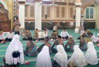 Pj Wali Kota Sabang Andri Nourman menghadiri kegiatan Peusijuk Jamaah Calon Haji Kota Sabang tahun 2025 di Mesjid Agung Babussalam Sabang, jum'at (16/5).