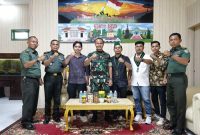 Pengurus HMI bersilaturahmi bersama Dandim 0111/Bireuen, Letkol Arh Luthfi Novriadi SE, Sos M Han M.Sc di Makodim setempat, Senin (14/6)