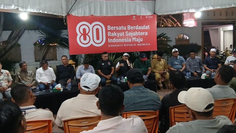 Pertemuan pers di Pendopo Bupati Bireuen, Selasa (13/1) Malam