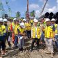 Dirjen Bina Marga Kementerian Pekerjaan Umum Republik Indonesia, Ir Roy Rizali Anwar ST MT meninjau proses pekerjaan pembangunan jembatan duplikasi Teupin Mane, Sabtu (28/2)