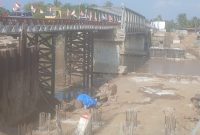 Abutment jembatan duplikasi Kutablang sebelah barat Krueng Tingkem, telah di cor, Rabu (18/3) pagi.