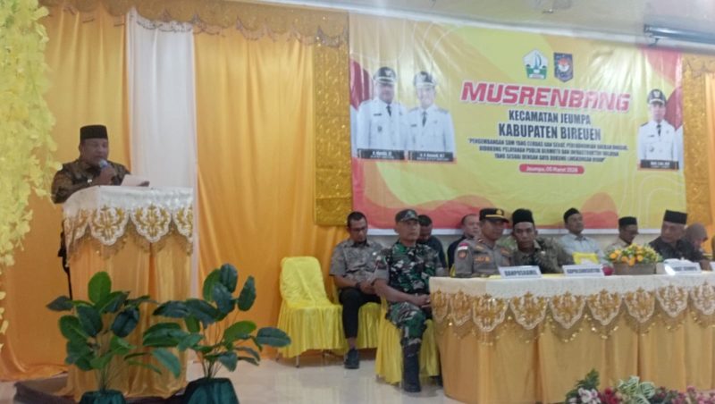 Bupati Bireuen, H Mukhlis ST menyampaikan harapannya saat Musrenbang Kecamatan Jeumpa, di Aula Dinas Kesehatan, Kamis (5/3) pagi.