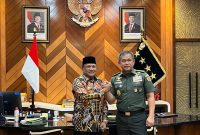 Bupati Bireuen, H Mukhlis ST bersama Kepala Staf Angkatan Darat (Kasad) TNI, Jenderal TNI Maruli Simanjuntak