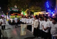 Bupati Bireuen H Mukhlis ST melepas pawai takbir menyambut hari raya Idul Fitri 1447 H, di Pendopo, Jumat (20/2) malam
