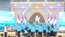 Kepala BIN RI, Jenderal (Purn) Muhammad Hendra melantik pengurus yayasan AMANAH di Ladong, Kamis (23/4)