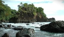 Spot wisata Batu Kapal Iboih