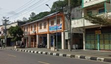 Suasana jalan Perdagangan Sabang siang hari