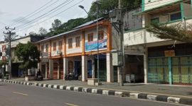 Suasana jalan Perdagangan Sabang siang hari