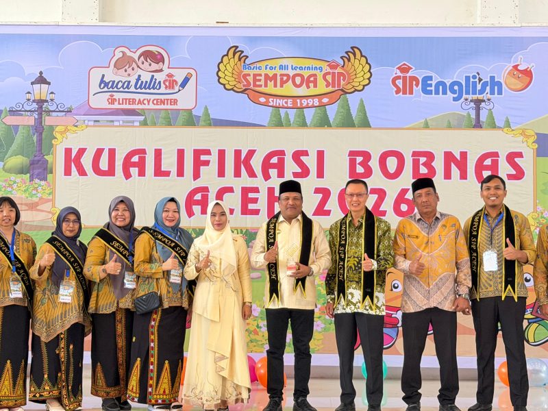 Bupati Bireuen, H Mukhlis ST saat membuka lomba Sempoa se Aceh di Hj Fauziah Convention Hall, Minggu (12/4)