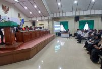 Bupati Kabupaten Bireuen, H Mukhlis membuka sosialisasi penanganan darurat bencana, di aula Setdakab Lama, Rabu (22/4) siang.