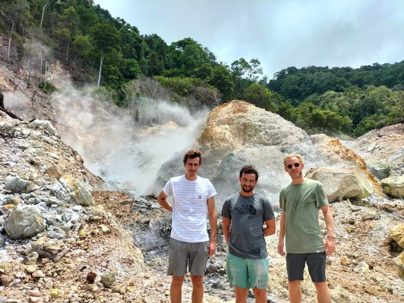Wisatawan mancanegara mengunjungi kawah Gunung Jaboi Sabang
