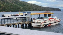 Kapal cepat Express Bahari yang dioperasikan PT Pelayaran Sakti Inti Makmur saat berada di Pelabuhan Balohan Sabang