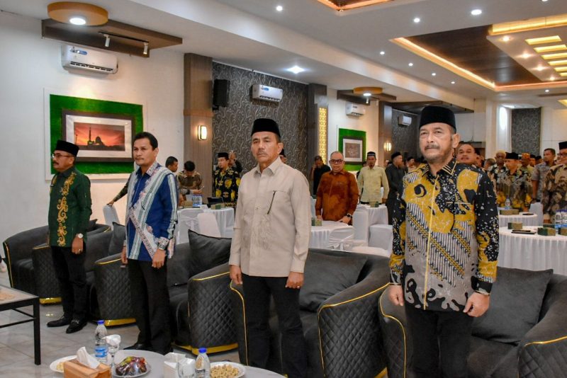 Wakil Bupati Bireuen, Ir H Razuardi MT dan Wakil Ketua DPRA, Saifuddin Muhammad di lokasi Musrenbang Kabupaten Bireuen, Kamis (9/4)