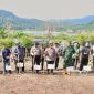 Wali Kota Sabang didampingi Forkopimda di kemandirian pangan daerah lahan BUMDes Mandiri Gampong Paya Seunara (Dok.Humas Pemko Sabang)