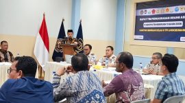 Rapat tim pemantau orang asing di aula Hotel Djarwal, Kamis (16/4)