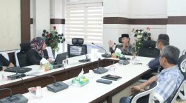 Wakil Wali Kota Sabang, Suradji Junus, mengikuti rapat virtual bersama Direktur Jenderal Otonomi Daerah Kementerian Dalam Negeri dalam rangka monitoring pelaksanaan Gerakan Indonesia ASRI di pemerintah daerah, Jumat (13/2/2026).