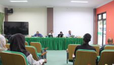 Panitia Seleksi Penerimaan Mahasiswa Baru (SPMB) UNIKI Bireuen gelar rapat bersama, di ruang Teleconference UNIKI, Sabtu (23/5).