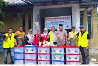 Keuchik Meusee, Salmadi menerima bantuan dari Pemerintah Daerah Administratif Hongkong, Minggu (17/5)