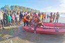 Tim Basarnas mengerahkan  Landing Craft Rubber (LCR) untuk mencari korban tenggelam di Objek Wisata Pantai Jangka, Kecamatan Jangka, Sabtu (30/5) sore.