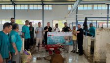 Bupati Bireuen, Ir H Mukhlis ST menerima bantuan Qurban dari Hasene Internasional Jerman